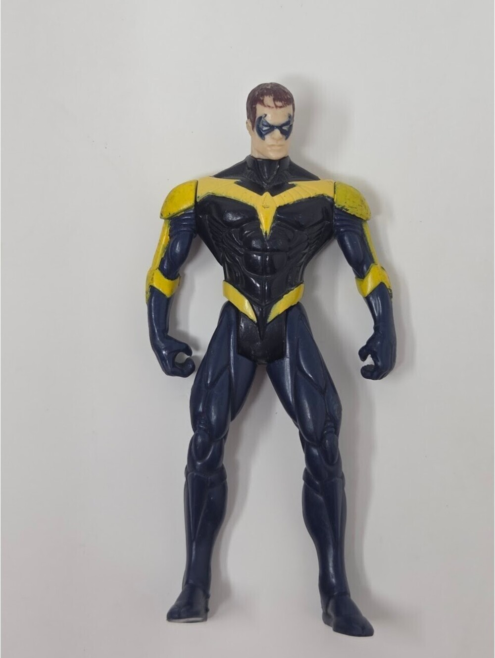 Kenner 1997 DC Comics Nightwing Action Figure – Black and Yellow Suit